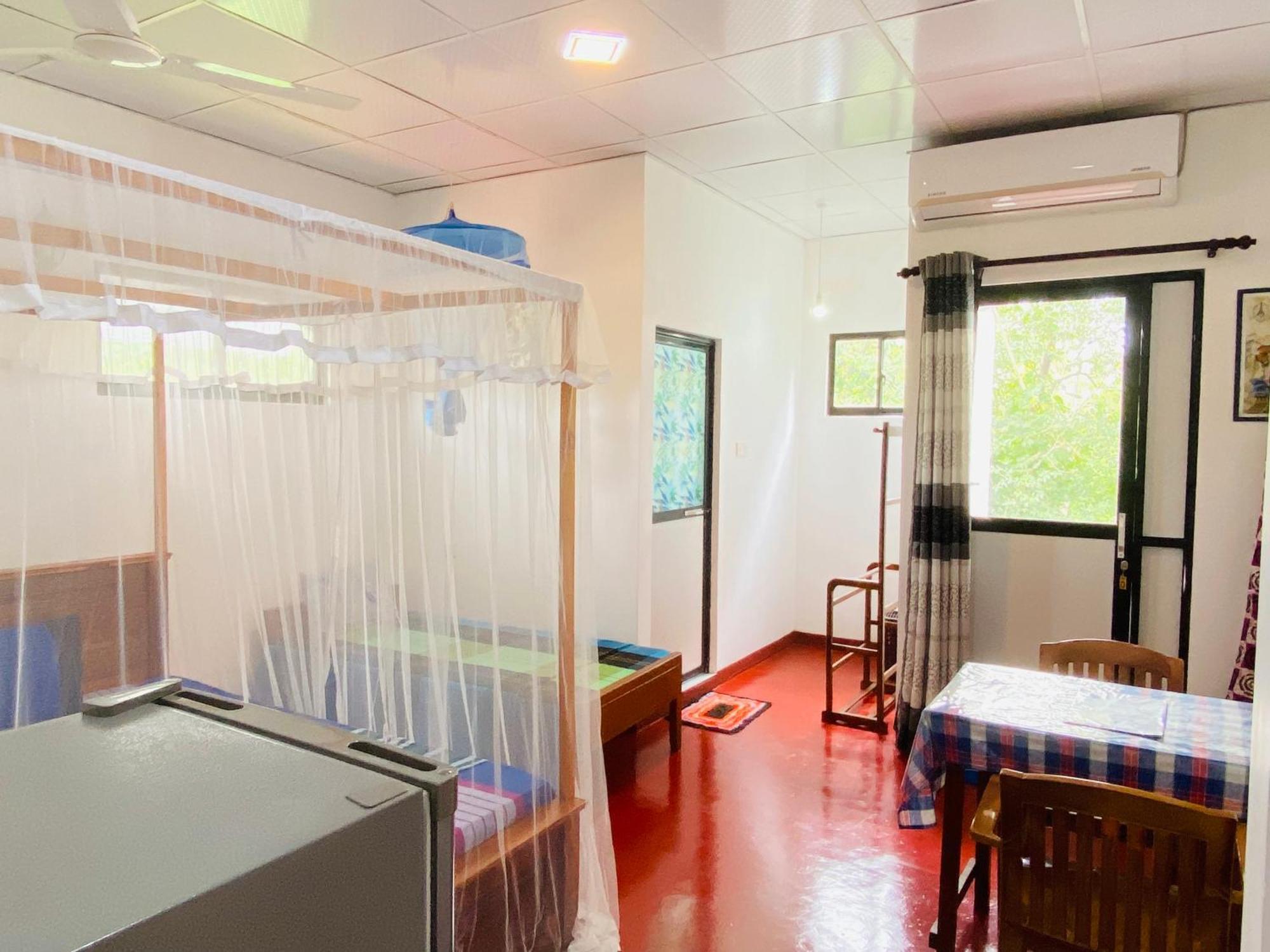 Hotel Lotus Grand Rest à Mirissa Extérieur photo